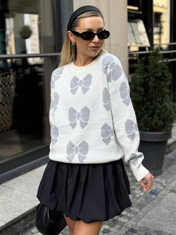 Butterfly Round Neck Women's Loose Yardage Knit Pullover Sweater